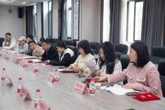 <b>并对校园平安问题畅所欲言</b>